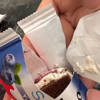 Kinder Süt Dilimi Ürününden Kıl Çıkması Nedeniyle Yaşanan Hijyen Sorunu