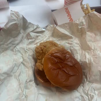 Popeyes Diyarbakır Forum AVM'de Eksik Ve Özensiz Hizmet Deneyimi