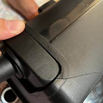 İlk Kullanımda Çatlayan Valiz Ve Geri Dönüş Sağlanmaması