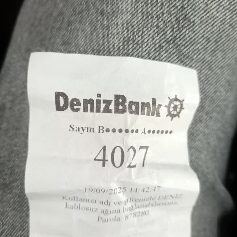Denizbank Şubesinde Yetersiz Personel Nedeniyle Uzun Bekleme Süresi Ve Karışık Sıra Sistemi