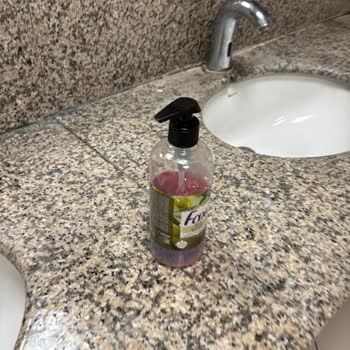 Ayvalık 5M Migros Tuvaletlerinde Süregelen Hijyen Ve Temizlik Sorunları