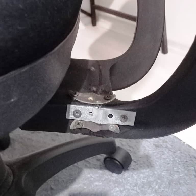 Garanti Süresi Devam Eden Sandalyenin Kırık Parçası Temin Edilemiyor Ve Garanti Kapsamına Alınmıyor