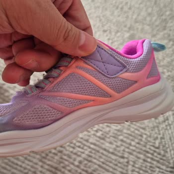 Yıkanabilir Skechers Çocuk Ayakkabısında Deformasyon Ve İade Sorunu