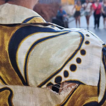 Satın Aldığım Elbisenin Dikişleri İlk Kullanımda Açıldı, Mağaza Ve Müşteri Hizmetlerinden Yetersiz Destek Aldım