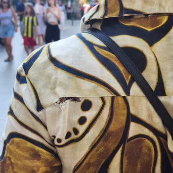 Satın Aldığım Elbisenin Dikişleri İlk Kullanımda Açıldı, Mağaza Ve Müşteri Hizmetlerinden Yetersiz Destek Aldım