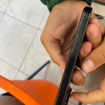 Yeni Alınan İphone’da Hızlı Kozmetik Deformasyon Ve İlgisiz Servis