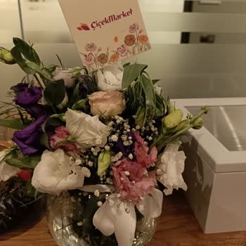 Sipariş Ettiğim Çiçek Aranjmanı Görselden Tamamen Farklı Ve Solmuş Çiçeklerle Geldi