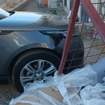 Migros Şubesinin İhmali Nedeniyle Aracım Zarar Gördü, Güvenlik Zafiyeti Yaşandı