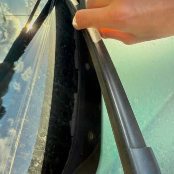 BMW F30 Ön Cam Fitili Kronik Sorunu İçin Ücretsiz Değişim Talebi