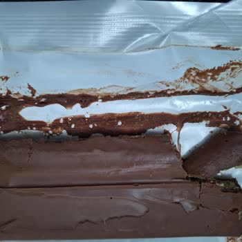 Son Kullanma Tarihi Geçmemiş Çikolatada Küf Benzeri Bozulma İle Karşılaştım