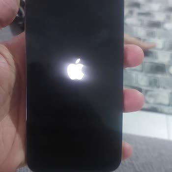 Apple 15 Pro Max'te Kırılan Arka Cam Ve Batarya Şişmesi Sonrası Güvenlik Sorunu