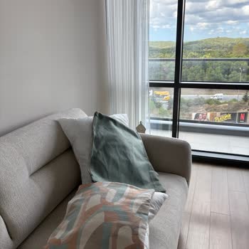 Koltuk Teslimatında Yanlış Renk Kırlent Gönderildi, Mağaza Çözüm Sunmuyor