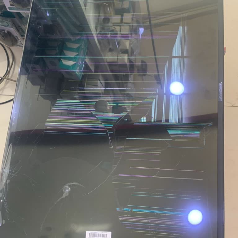 Kırık Teslim Edilen TV İçin Sorumluluk Alınmıyor, Mağduriyetim Giderilmiyor