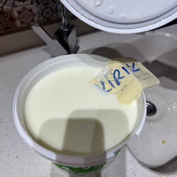 BİMden Alınan Yoğurt Bozuk Çıktı Sağlığım Riske Girdi