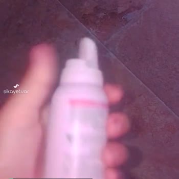 Taft Saç Köpüğü Sıvı Akıyor