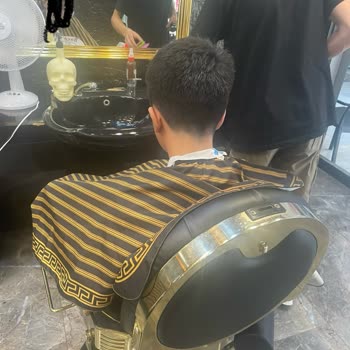 Oğlumun Saçını Yanlış Kesip İlgisiz Davrandılar Psikolojisi Bozuldu