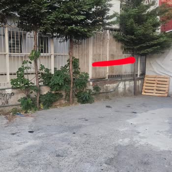 Yangın Merdiveni Çıkışında Yıllardır Süren Güvenlik Sorunu