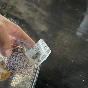 Bayat Ürün Satışı Ve Sağlık Sorunu: SC Park Dinlenme Tesisleri'nde Kötü Deneyim