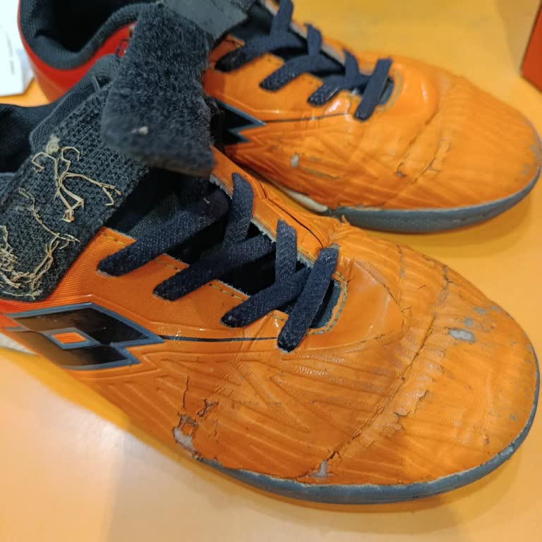 FLO'dan Aldığım Kramponlar 2 Ayda Parçalandı, İade Talebim Reddedildi