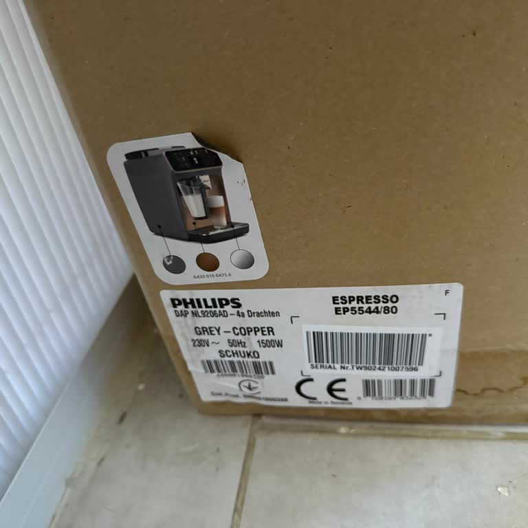 Philips Espresso EP5544 Coffee Machine Leaks Water - I Want Replacement