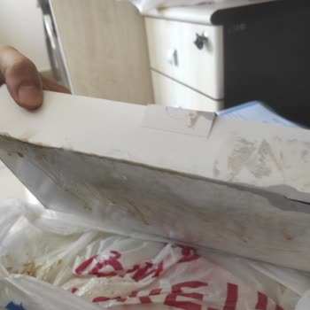 Çiğ Tavuk Ve Kötü Paketleme Mağduriyeti