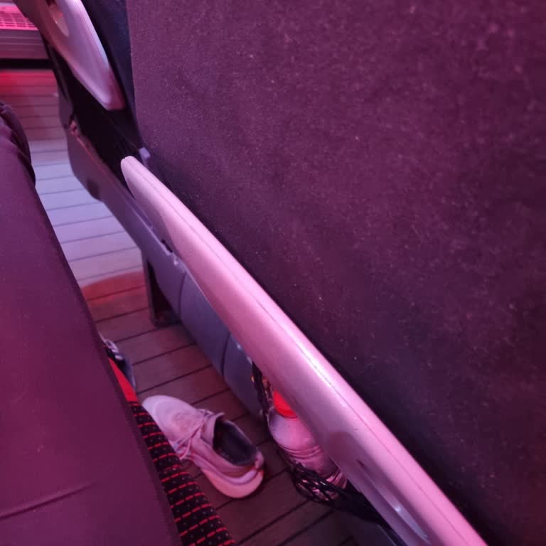 Kamil Koç'ta Dar Koltuklar Ve İlgisizliğin Yolculuğumu Kabusa Çevirmesi