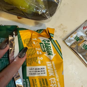 Noodle Paketlerinden Boş Baharat Poşeti Çıkması Nedeniyle Mağduriyet