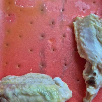 Bozuk Tavuk Kanat Ve Yırtık Paket İçin Ücret İadesi Bekliyorum