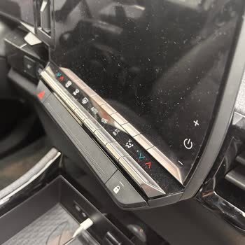 Renault Austral Metal Kontrol Tuşlarında Deformasyon Ve Yetersiz Garanti Desteği