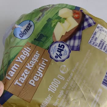 Kaşar Peynirinin İçinden Tahta Parçası Çıktı!