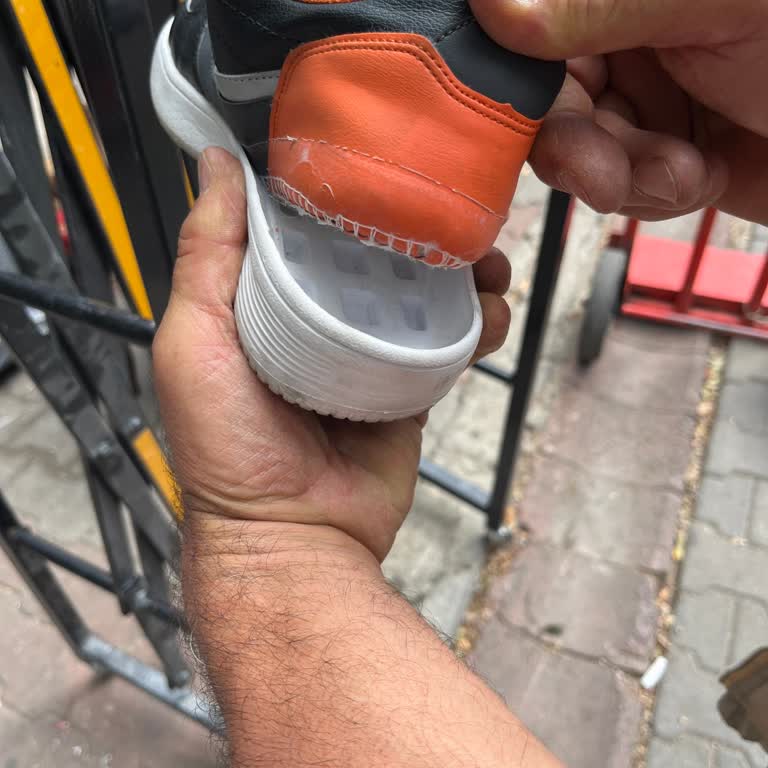 Lumberjack Aldığım Ayakkabının Tabanı Kısa Sürede Çıktı, İade Sürecinde Mağdur Oldum!