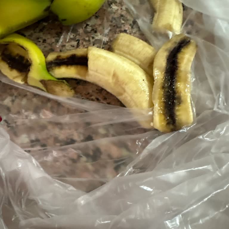 Bozuk Muz Satışı Ve İade Taleplerine Mağaza Desteği Sağlanmıyor