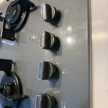 Garanti Kapsamındaki ürüne ücretli parça değişimi önerdiler.Servis Süreci Yordu