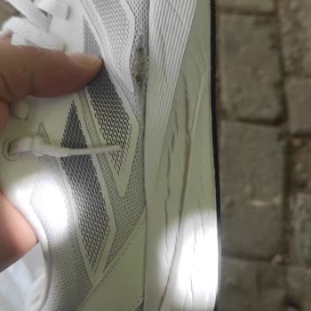 Ayakkabı Yırtıldı, Değişim Talebim Israrla Reddedildi