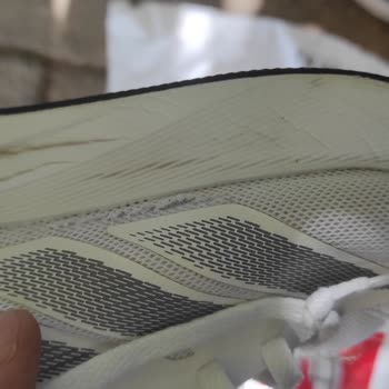 Ayakkabı Yırtıldı, Değişim Talebim Israrla Reddedildi