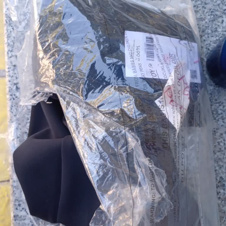 Penti Şubesinde Poşet Ücreti Ve Yırtık Poşetle Ürün Teslimi