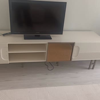 Yanlış Gönderilen TV Ünitesi Kapakları Hâlâ Teslim Edilmedi