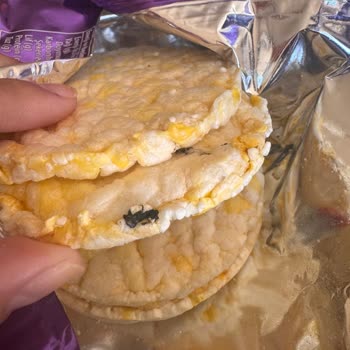 Gong Paketinde Siyah Ve Tanımsız Cisimlerle Karşılaştım