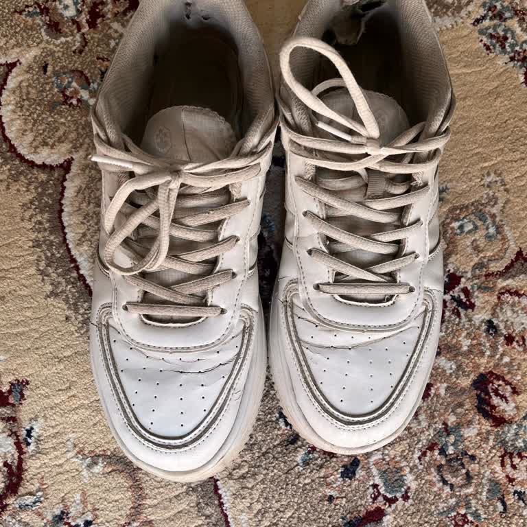 Değişimi Reddedilen Ayakkabıdaki Çatlak Ve İz Sorunu Mağduriyeti