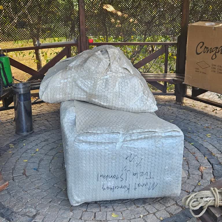 Hepsiburada Teslimat Sırasında Bilgilendirme Yapılmadan Bahçeye Bırakılan Koltuk Takımı!