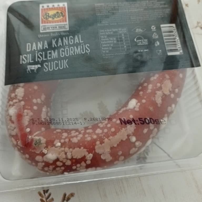 Son Kullanma Tarihi Geçmemiş Sucukta Küf Ve Bakteri Oluşumu
