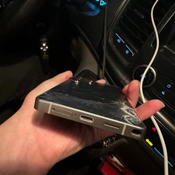 Samsung S25 Ultra Arka Kapak Ve Batarya Sorunu İle Servis Mağduriyeti