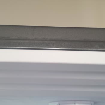 3 Aylık Buzdolabında Boya Atması Ve İlgisiz Servis Mağduriyeti