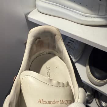 Alexander McQueen Sneakers Kısa Sürede Deforme Oldu Mağaza Çözüm Sunmadı