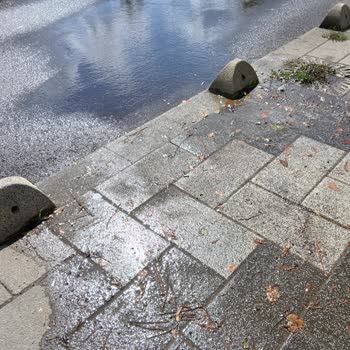 İSKİ Su Kaçağı İhbarına Günlerdir Çözüm Gelmiyor
