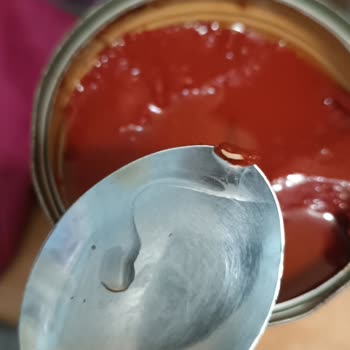 Açılmamış Tat Salça İçerisinde Kurt Benzeri Yabancı Maddelerle Karşılaştım