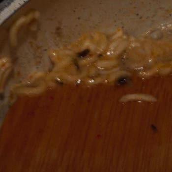 Satın Aldığım Noodle Paketinden Böcek Çıkması Ve Müşteri Hizmetlerinin İlgisizliği
