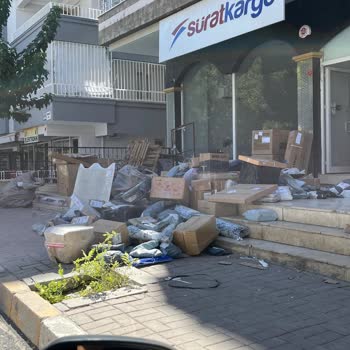 Sürat Kargo Şubesinde İlgisizlik Ve Kargoların Korunmaması