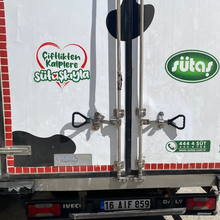 Sütaş Araç Sürücüsünün Saygısız Davranışı Ve Yol Tıkama Sorunu