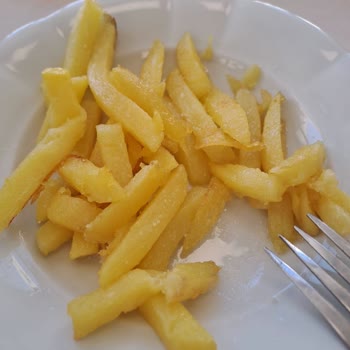 KYK Yurdu Yemekhane Ve Kantininde Kalitesiz Yemek Sorunu